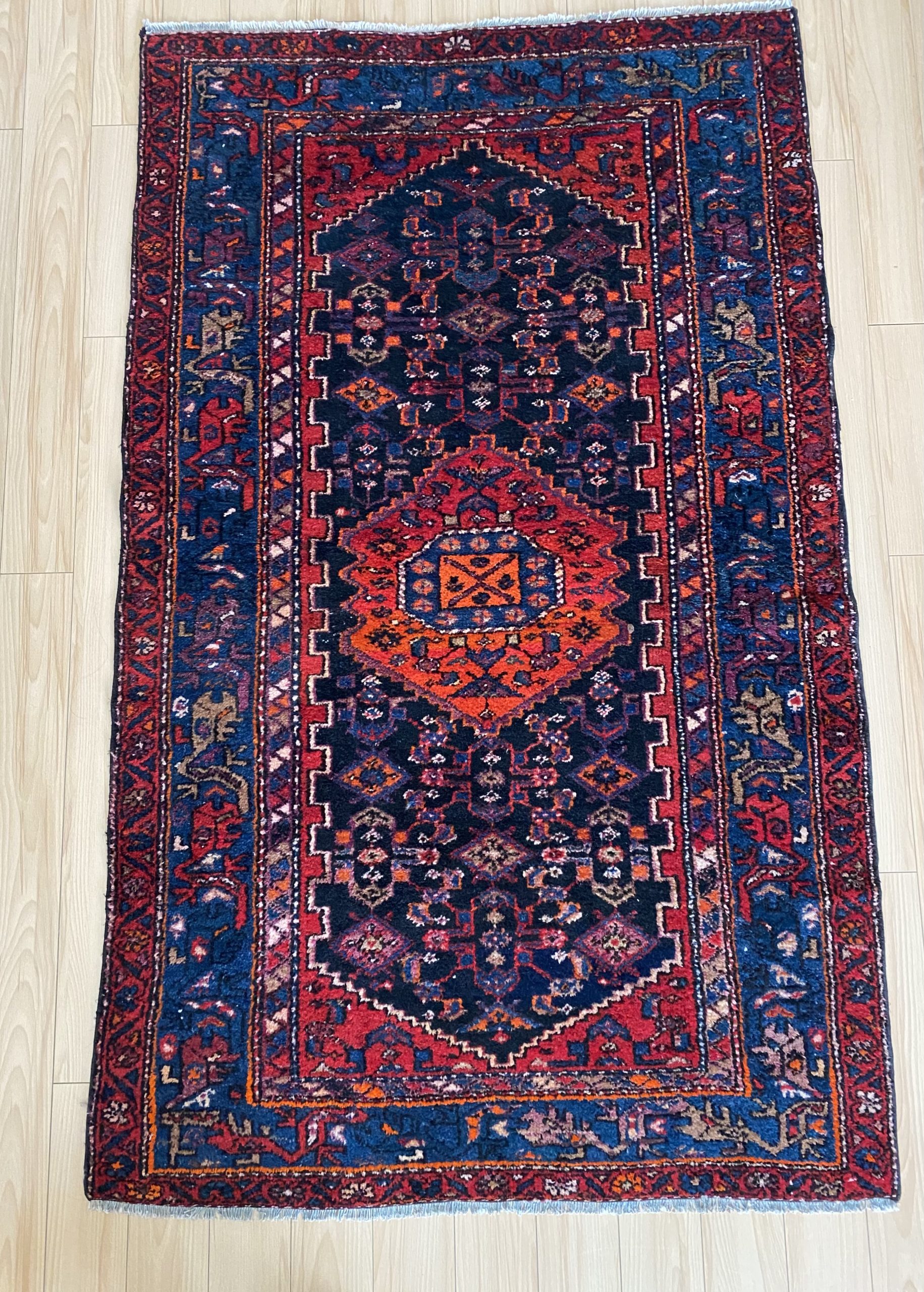 Classic Rug Collection Rias Ria, 3’11”*6’6”ft – HANDPICKED ARTIFACTS